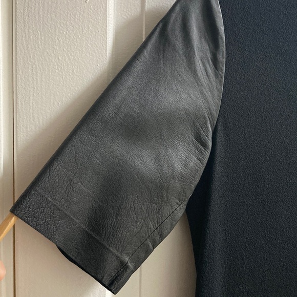 Last chance: VINCE black dress with leather sleeves - Picture 3 of 6